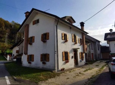 Foto Appartamento in Via della Grotta, Alpago Puos D'Alpago di 133 m²