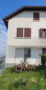 Foto Appartamento in via Broz, Tambre Broz di 131 m² con 6 locali all'asta