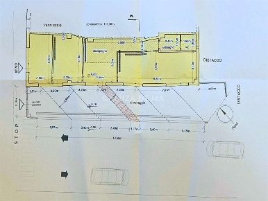 Foto Negozio in Via De Scalzi, Chiavari Centro di 116 m² con 5 locali