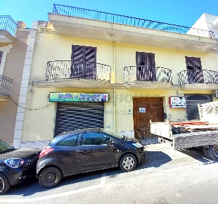 Foto Locale commerciale in via cardinale d'avanzo, Avella di 71 m²