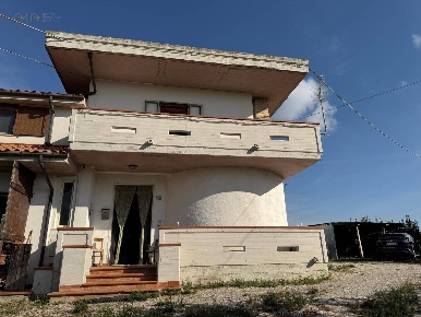 Foto Casa indipendente in Contrada Rufiano, Castignano di 120 m² in vendita