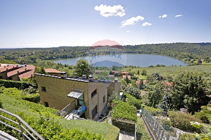 Foto Villa singola in VIA MANDELLI, Montorfano Centro di 290 m² in vendita