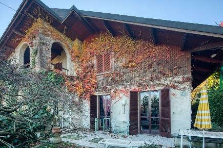 Foto Villa singola in Via San Felice, Pino Torinese di 350 m² con 9 locali