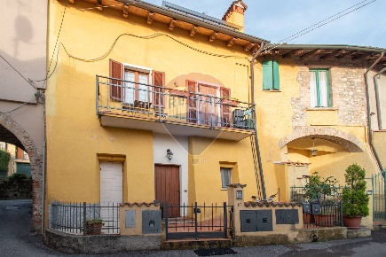 Foto Appartamento in Via Fontane, Iseo Cremignane di 66 m² con 3 locali