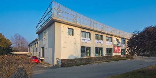 Foto Locale commerciale in Corso Torino, Chieri Roaschia di 1400 m²