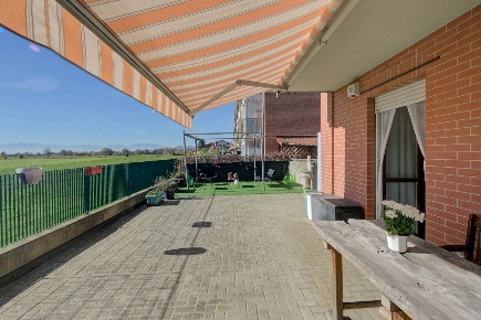 Foto Appartamento in Via Cesare Pavese, Chieri Semicentro di 80 m²