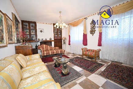 Foto Casa indipendente a Maltignano Centro di 142 m² con 5 locali