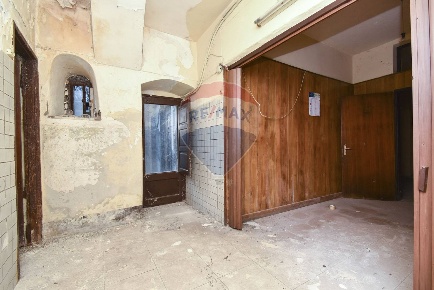 Foto Casa indipendente in Via Meli, Giarre Centro di 450 m² con 20 locali