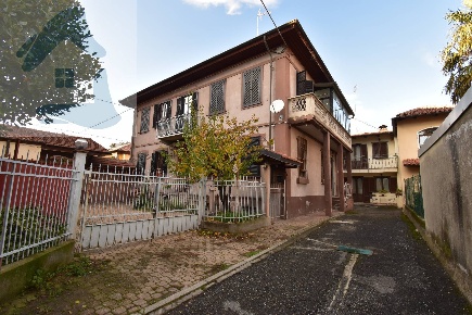 Foto Villa unifamiliare in Via Castelfidardo, Pinerolo Centro di 263 m²