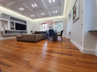 Foto Appartamento in Via Alfonso Salfi, Cosenza Centro Storico di 145 m²