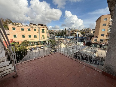 Foto Appartamento in Via Bartolomeo Picchiatti, Napoli Soccavo di 108 m²