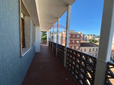 Foto Appartamento in via Cairoli, Falconara Marittima Centro di 81 m²