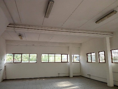 Foto Locale commerciale in Via Newton, Scandicci di 140 m² con 1 locali