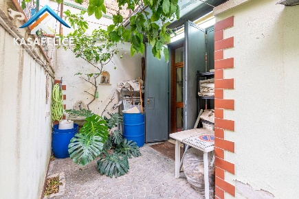 Foto Locale commerciale in via Manzoni, San Giorgio a Cremano Posillipo