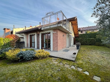 Foto Casa indipendente in Via Tetti Civera, Pino Torinese di 250 m²