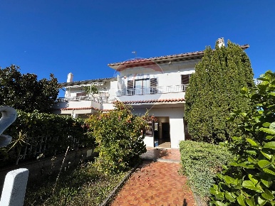 Foto Villa bifamiliare in Via Niccola Ciacci, Pitigliano Centro di 210 m²