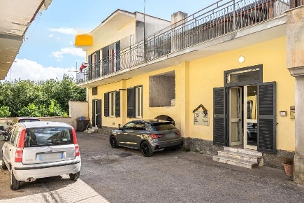 Foto Appartamento in San Massimo, Nola Centro di 189 m² con 4 locali
