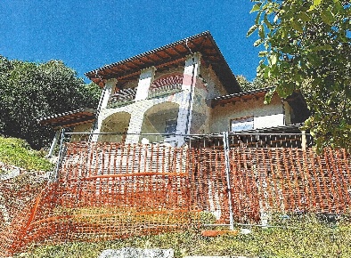 Foto Villa singola in Frazione Cevo, Civo di 210 m² con 6 locali in vendita
