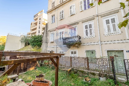 Foto Appartamento in via Crispi, Trieste Giardino Pubblico di 81 m²