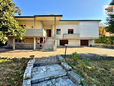 Foto Casa indipendente in Via Virgilio, Arzignano Centro di 475 m²