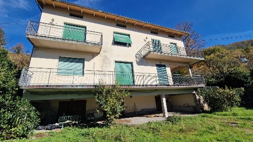 Foto Villa bifamiliare in Via Modenese, Pistoia Cireglio di 480 m²
