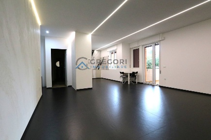 Foto Appartamento in Via G. Mazzini, Alba Adriatica Centro di 126 m²