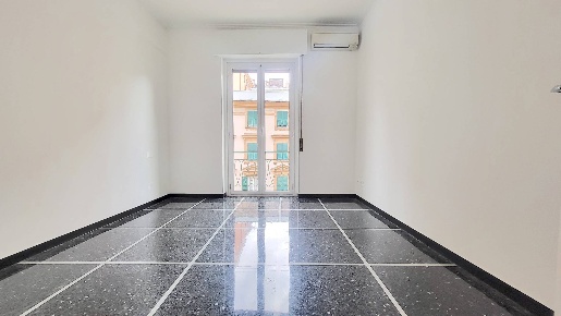 Foto Appartamento in Via Pisa, Genova Albaro di 95 m² con 6 locali