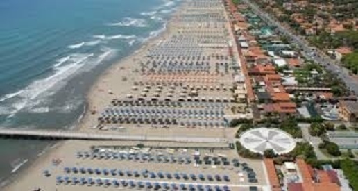 Foto Attività commerciale a Pietrasanta di 100 m² in vendita