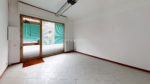 Foto Negozio in Via Cattaneo 2, Locate di Triulzi Centro di 45 m²