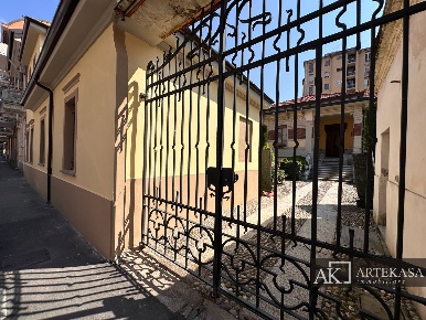 Foto Villa unifamiliare in Via Sesalli, Novara Sacro Cuore di 125 m²