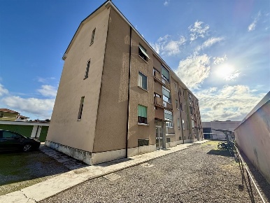 Foto Appartamento in via kennedy, Sedriano Centro di 85 m² con 3 locali