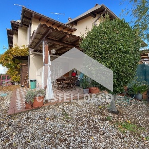 Foto Villa bifamiliare in via Pietro beschi, Castiglione delle Stiviere