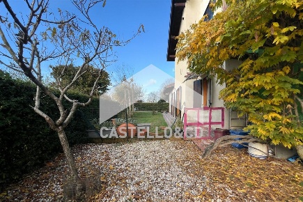 Foto Villa bifamiliare in via Pietro beschi, Castiglione delle Stiviere