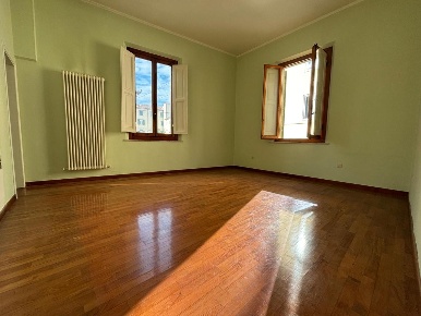 Foto Villa unifamiliare a Empoli Masini - XX Settembre di 270 m² in vendita