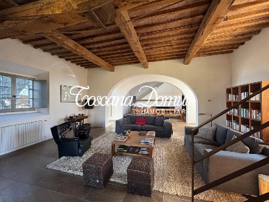 Foto Casale a Asciano Centro di 750 m² con 30 locali in vendita