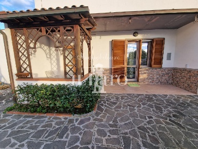 Foto Casa indipendente a Campi Bisenzio Sant'Angelo, Vingone di 75 m²