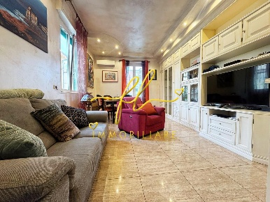 Foto Appartamento a Livorno Fabbricotti di 92 m² con 5 locali in vendita