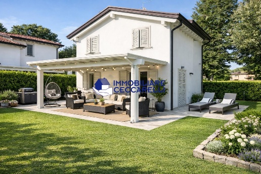 casa indipendente in vendita a Montignoso in zona Cinquale