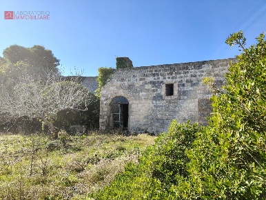 Foto Casale a Miggiano di 283 m² con 13 locali in vendita