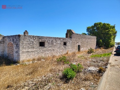 Foto Casale a Miggiano di 283 m² con 13 locali in vendita
