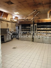 Foto Capannone industriale a San Giuliano Terme Colignola, Campo di 215 m²