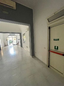 Foto Locale commerciale a Marsala Centro Urbano di 100 m² con 1 locali