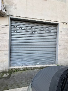 Foto Locale commerciale a Torre Annunziata di 30 m² con 1 locali in affitto