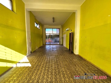 Foto Locale commerciale a Poggibonsi Centro di 50 m² con 1 locali