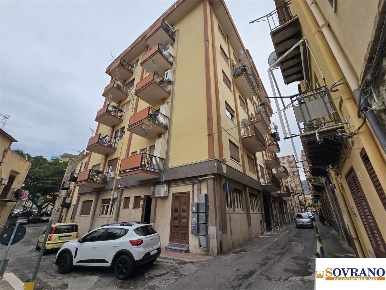Foto Appartamento a Termini Imerese Centro di 120 m² con 4 locali