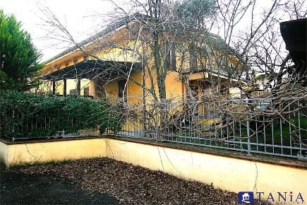 Foto Case semi ndipendenti in VIA DELLA BASSA, Carrara Marina di Carrara