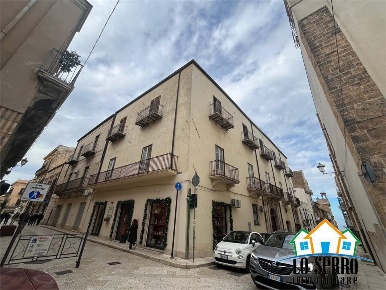 Foto Appartamento in CORSO STRETTO, Alcamo Semicentro di 265 m² in vendita