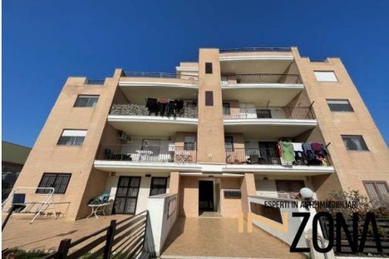 Foto Appartamento in Via Magellano, Manfredonia di 108 m² con 3 locali