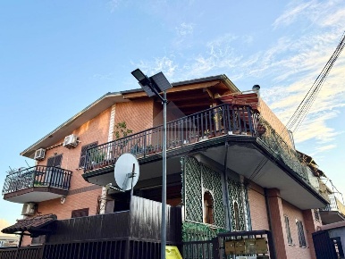 Foto Appartamento in VIA PENNISI, Roma di 75 m² con 3 locali in vendita