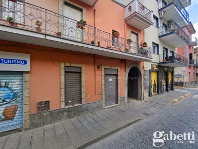 Foto Negozio in Corso VITTORIO EMANUELE 00, Pomigliano d'Arco Centro